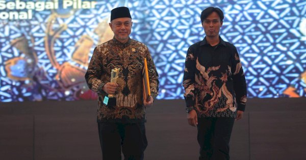 Konsisten Suarakan Asta Cita, Tamsil Linrung Raih Penghargaan Nasional
