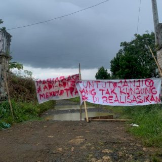 Akses TPA Ditutup, Masyarakat Botteng Ultimatum Pemkab Mamuju