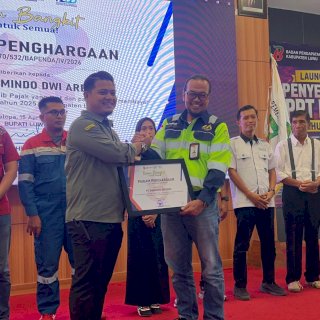 Komit Taat Pajak, MDA Kembali Terima Penghargaan dari Pemkab Luwu