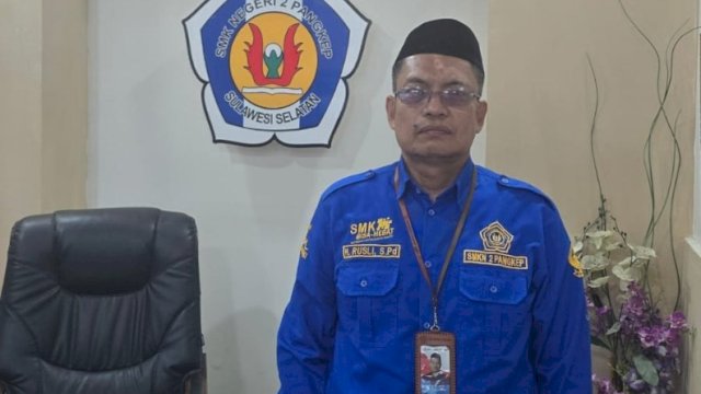 Kepala SMKN 2 Pangkep, H. Rusli, S.Pd.,M.Si (doc:H.Rusli)
