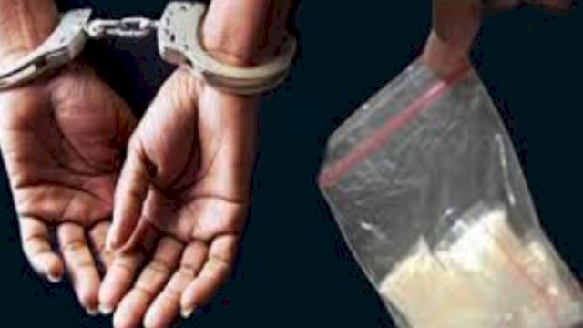 Diamankan gegara Tak Pakai Helm, Isi Kantongnya Bikin Syok Polisi (doc_wartapolisi) 