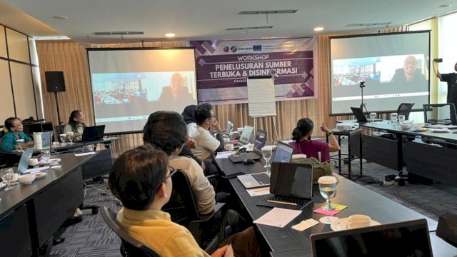 Pelaksanaan workshop sumber terbuka dan disinformasi di Makassar. (Dok. Gita/HN)