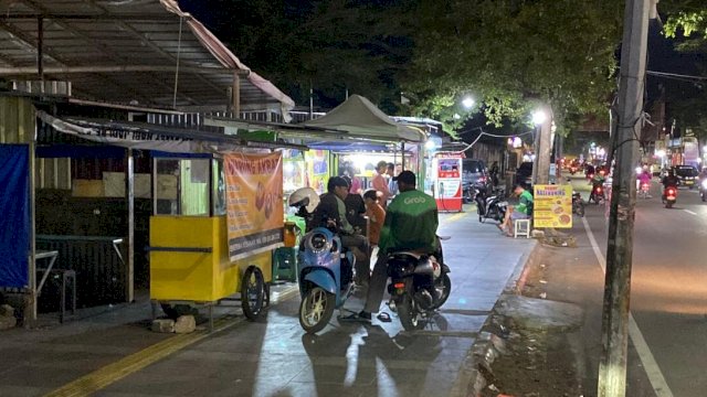 Kondisi trotoar di Jalan Andi Jemma Makassar. (Dok. Gita/HN)