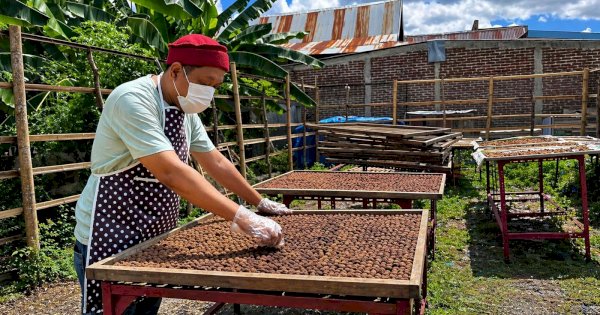 Berkat PLN, UMKM Terasi Asal Selayar Kini Mendulang Sukses di Ritel Modern