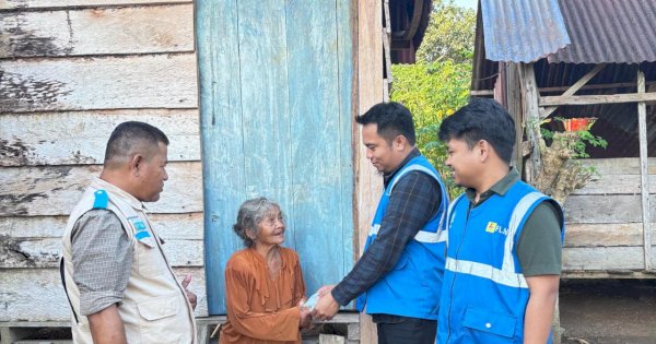 YBM PLN UID Sulselrabar Salurkan Bantuan untuk 303 Anak Panti dan Dhuafa