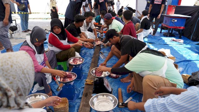 Qurban sapi menjelang Idul Adha. (Dok. Bosowa)