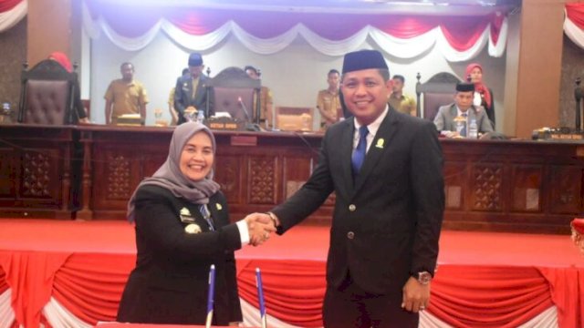 Bupati Sinjai Hj. Ratnawati Arif Serahkan LKPJ 2025 ke Ketua DPRD Sinjai ||ho
