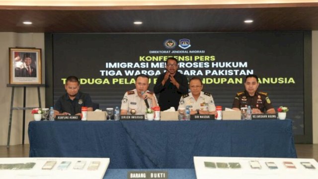 Imigrasi tetapkan 3 WN Pakistan tersangka penyelundup manusia ke Australia via Maluku. Terancam 15 tahun penjara (Foto_doc:Dirjen Imigrasi)