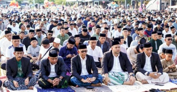 Ketua DPRD Sinjai Lebaran Bersama Warga di Alun-alun Sinjai Bersatu