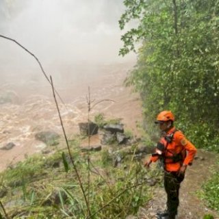Liburan Berakhir Pilu, 2 Remaja Tewas di Air Terjun Cekala