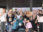Ubah Limbah Jadi Rupiah: Etno Adventure Latih Ibu-Ibu Pesisir Paotere Olah Sisik Ikan Jadi Produk Kriya Bernilai Jual