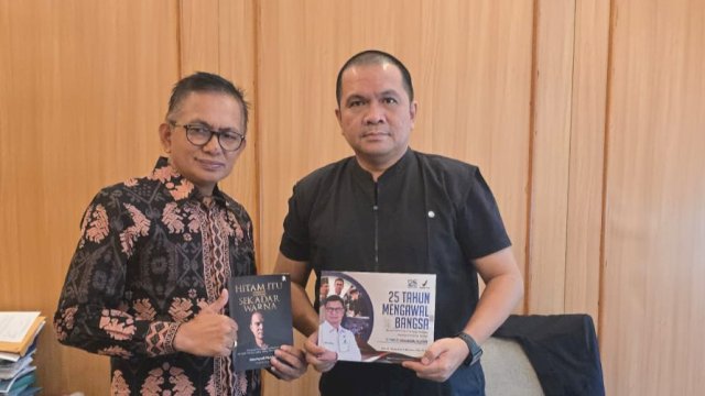 Kepala LPPM UIM bersama Staf Khusus Kepala BPOM RI, di Gedung Garuda BPOM RI, Jl Percetakan Negara, Senin (17/5). (Dok. Hsn)