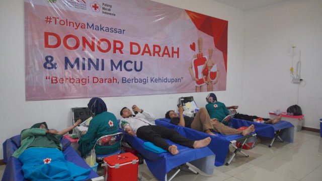 Donor darah bekerjasama MMN, MAN dan RS Hermina, Senin (17/5). (Dok. PMI)
