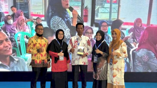 Desa Pakatto Gowa terima penghargaan Desa Matang Pengadaan LKPP RI 2024-2025. (HO/doc_dpmdgowa) 