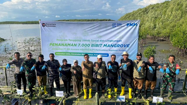 Penanaman 7000 bibit pohon Mangrove di Makassar. (Dok. TB)