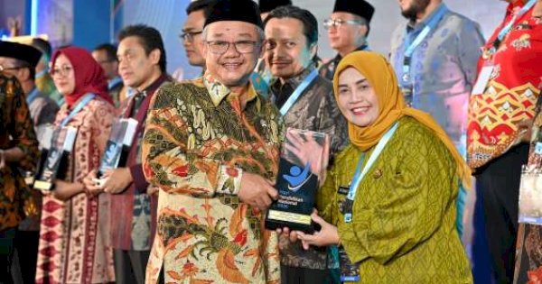Satu-Satunya di Sulsel, Sinjai Terima Penghargaan Kemendikdasmen