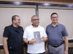 Wachyudi Muchsin, Dokter Makassar Pertama Launching Buku &ldquo;Hitam Itu Bukan Sekadar Warna&rdquo; di Malaysia