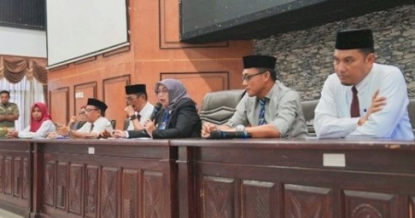 Bupati Sinjai Terima Pengaduan Warga Pakokko Soal Jalan Rusak