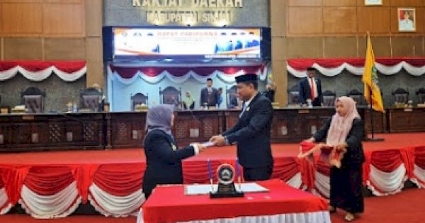 DPRD Sinjai Serahkan Rekomendasi LKPJ 2025, Rapat Paripurna Diwarnai Aksi HMI