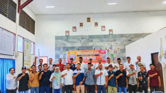 Pelantikan Pengcab ORADO Sinjai di Aula KONI Sinjai, Kamis (14/5/2026). Anggota DPRD Sinjai, A. Rusmiati Rustham (berjilbab, baris depan), dipercaya sebagai Bendahara Umum. (HO_pengcaboradosinjai)
