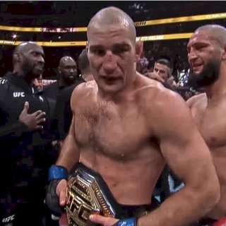 Sean Strickland Hentikan Dominasi Chimaev, Sabet Gelar UFC Middleweight