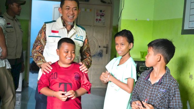 PLN salurkan bantuan kepada anak yatim. (Dok. PLN)