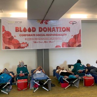 MaxOne Hotel dan PMI Makassar Gelar Donor Darah Rutin