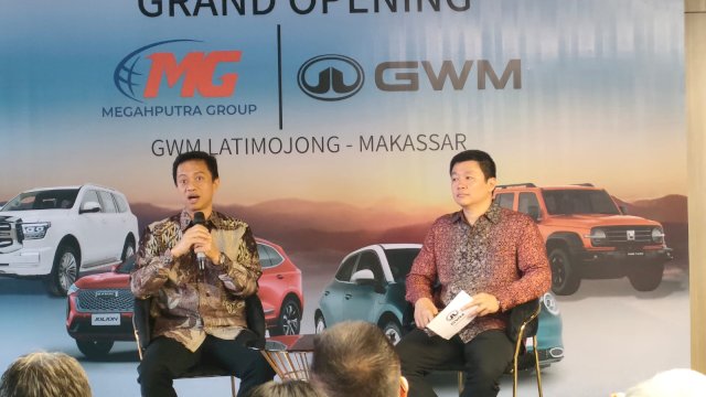 CEO Inchcape GWM Indonesia, Bagus Susanto (Kiri), Direktur PT Megahputra Kendari, Andree Sulimdro (Kanan). (Dok. Gita/HN)