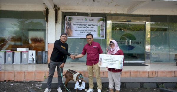 Jelang Idul Adha, GMTD Bagikan Hewan Kurban untuk Warga Tanjung Bunga