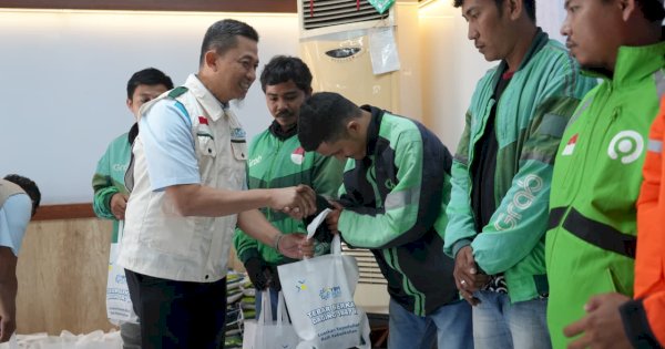 YBM PLN UID Sulselrabar Tebar Berkah Daging untuk Kaum Dhuafa dan Driver Ojol