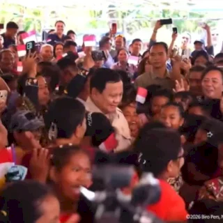 Prabowo Berjoget Tabola Bale Bareng Warga Pulau Terluar