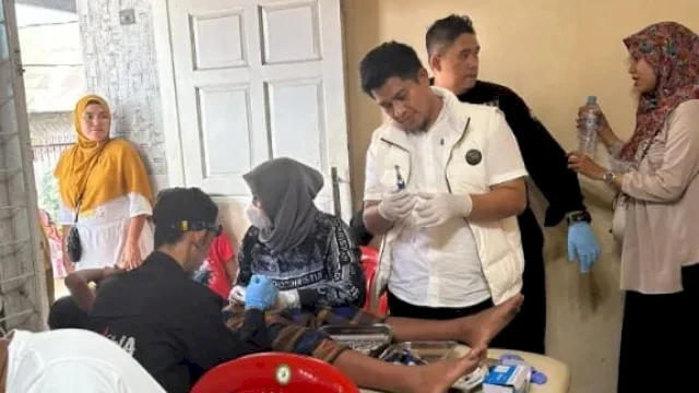 Sunat Gratis HAR Bersama MPS, Pimpinan DPRD Gowa Tunjukkan Skill Medis (doc- mps)