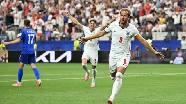 Harry Kane mencetak dua gol ke gawang Kroasia, menyamai rekor Gary Lineker sebagai pencetak gol terbanyak Inggris di Piala Dunia (10 gol) || (X@valenciamontoy2)
