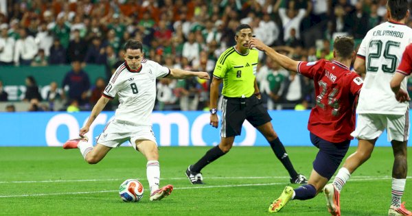 Meksiko Hajar Ceko 3-0, El Tri Juara Grup A