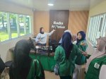 Kunjungi Raz FM Makassar, Mahasiswa Jurnalistik UIN Alauddin Belajar Siaran Radio