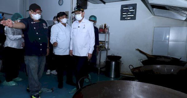 Kepala BPOM RI Taruna Ikrar Sambangi SPPG di Surabaya, Jamin Mutu dan Keamanan Makanan Pelajar