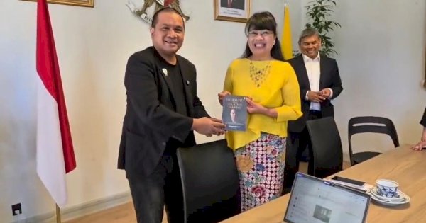 Keseruan Diskusi Buku Karya Dosen UIM Makassar “Hitam Itu Bukan Sekadar Warna” di Copenhagen Denmark