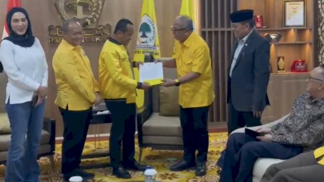 Ketum Golkar Bahlil menyerahkan diskresi ke IAS untuk memimpin Golkar Sulsel, Rabu (24/6). (Dok. Screenshot)