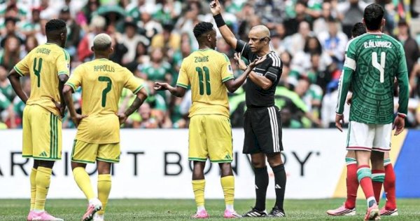 3 Kartu Merah di Laga Pembuka Piala Dunia