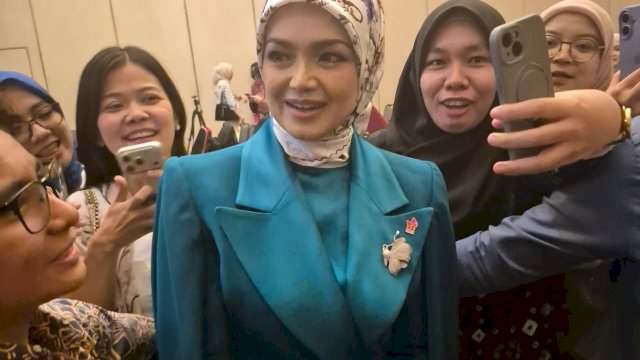 Dato' Sri Siti Nurhaliza usai jumpa pers di Sheraton Gandaria City, Jakarta Selatan, Jumat (5/6). (Dok. HSN/HN)