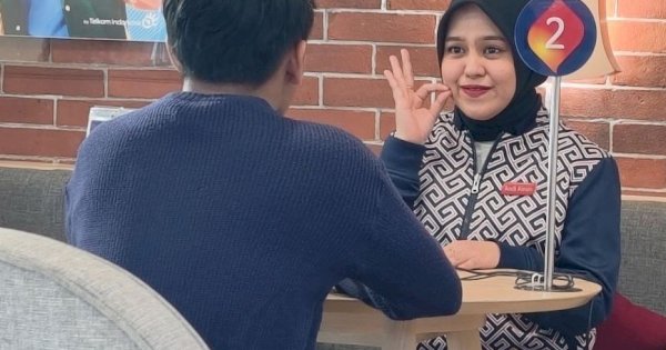 Telkomsel Bekali Petugas dengan Bahasa Isyarat, Permudah Akses Layanan Teman Tuli