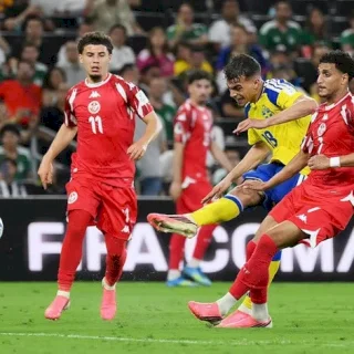 Ayari Cetak 2 Gol, Swedia Gilas Tunisia 5-1