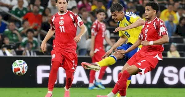 Ayari Cetak 2 Gol, Swedia Gilas Tunisia 5-1