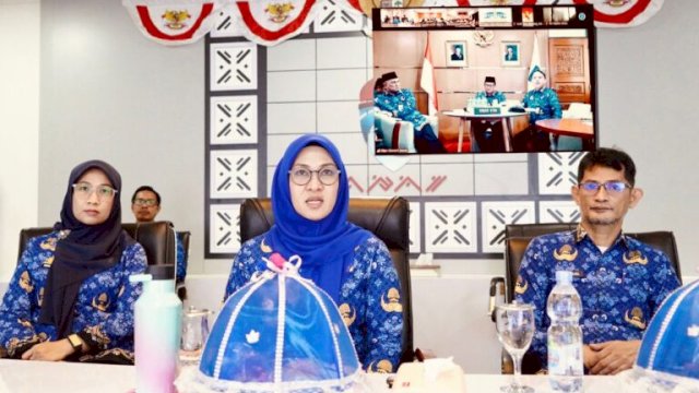 Bupati Gowa, Sitti Husniah Talenrang mengikuti Rembuk dan Bincang-Bincang Otonomi Daerah Antar Kepala Daerah dan Kementerian Dalam Negeri (REBOAN) secara virtual di Peace Room Kantor Bupati Gowa, Rabu, (20/5/2026) ||(ho_yoz)