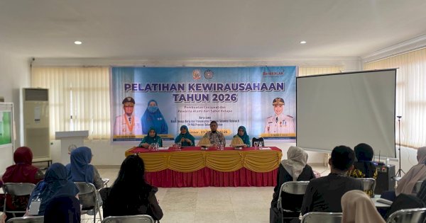 PKK Sulsel dan Disnakertrans Latih Warga Olah Sabut Kelapa Jadi Cocopeat dan Pewarna Alami