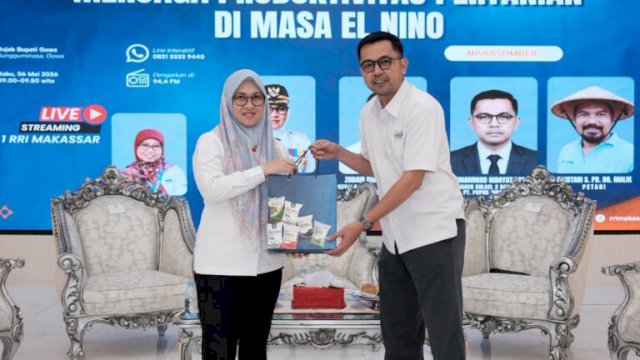 Bupati Gowa Sitti Husniah Talenrang menyampaikan strategi ketahanan pangan menghadapi El Nino di RRI Makassar ||( humasgowa_yoz)
