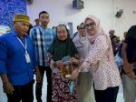 Pemkab Gowa-Bulog Salurkan Bantuan Pangan Ke Masyarakat Bontomarannu
