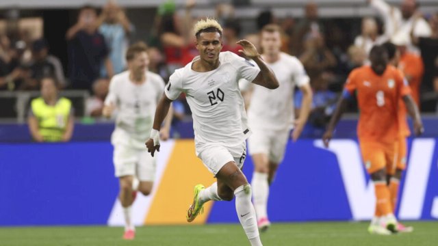 Antonio Nusa merayakan gol Norwegia ke gawang Pantai Gading || (foto_X@DStvUganda) 