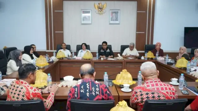 RDP Gabungan Komisi II dan Komisi III DPRD Gowa membahas dampak pertumbuhan retail modern ||(foto_humasdprd) 