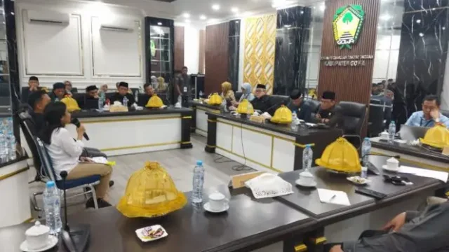 Rapat Panitia Khusus Hak Angket DPRD Kabupaten Gowa membahas dugaan pencabutan bantuan beasiswa program doktoral. ||(foto_humasdprd)